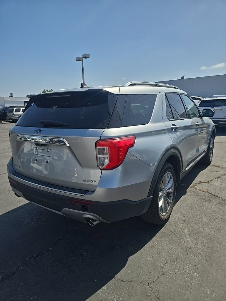 Used 2023 Ford Explorer Limited AWD/4WD image 3
