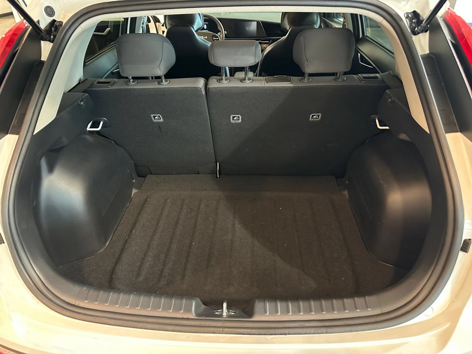 Used 2026 Kia Niro LX FWD image 30