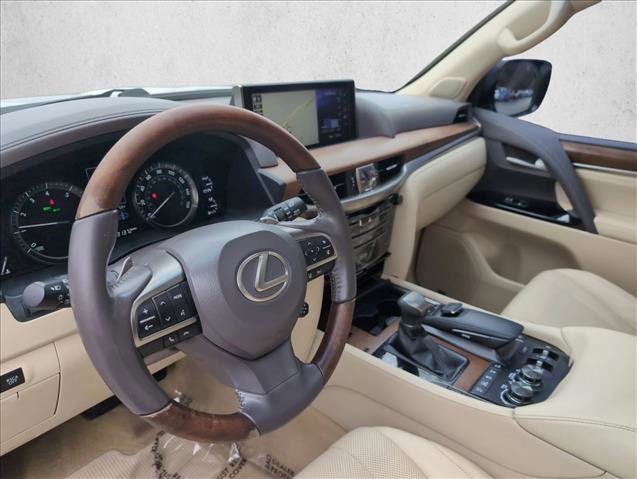 Used 2016 Lexus LX 570 4WD w/ Luxury Package image 9