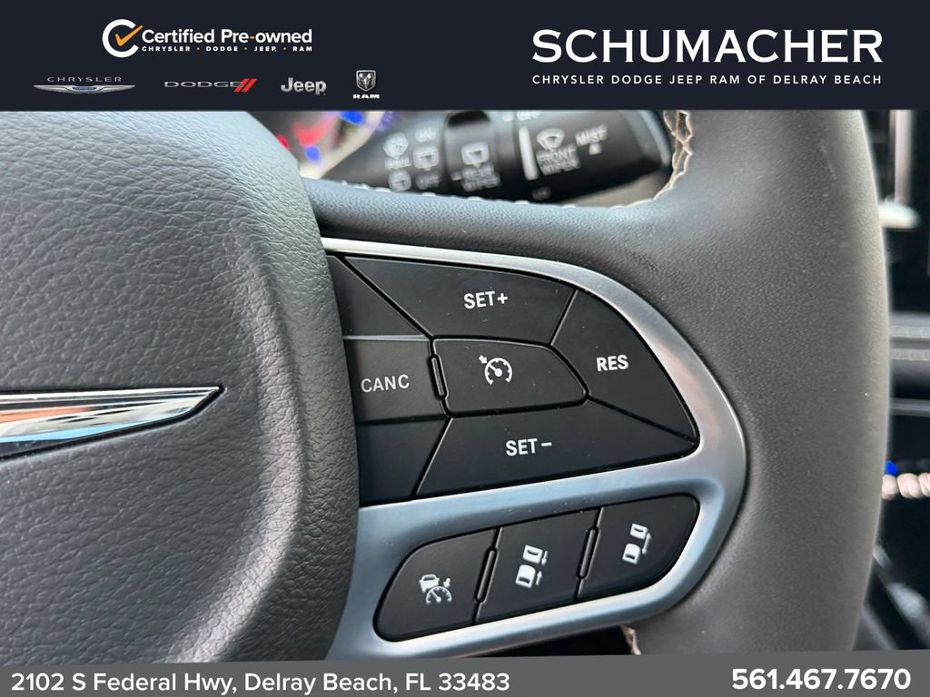 Used 2025 Chrysler Pacifica Select FWD image 25