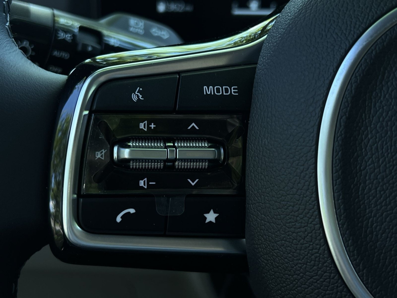 New 2026 Kia Carnival SX FWD image 29