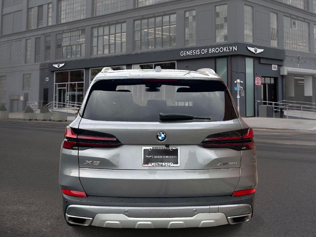 Used 2024 BMW X5 xDrive40i w/ Premium Package AWD/4WD image 5