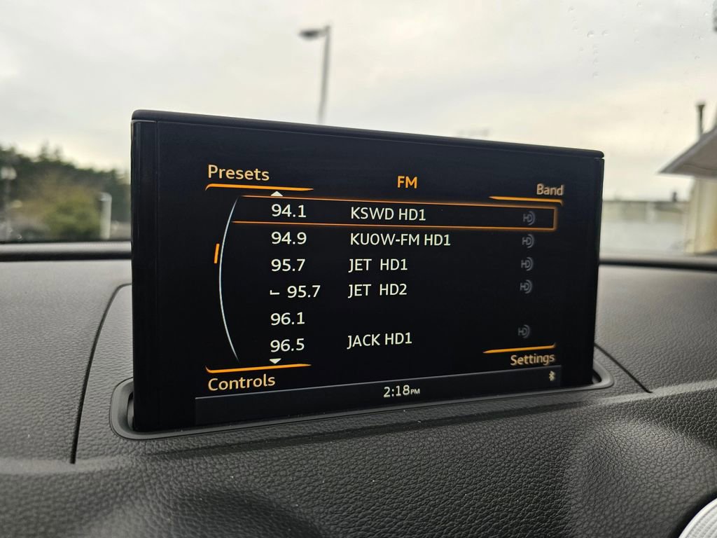 Used 2016 Audi A3 e-tron Premium Plus w/ Premium Plus Package image 29