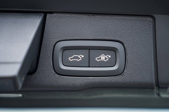 New 2026 Volvo XC60 B5 Plus w/ Protection Package Premier image 11