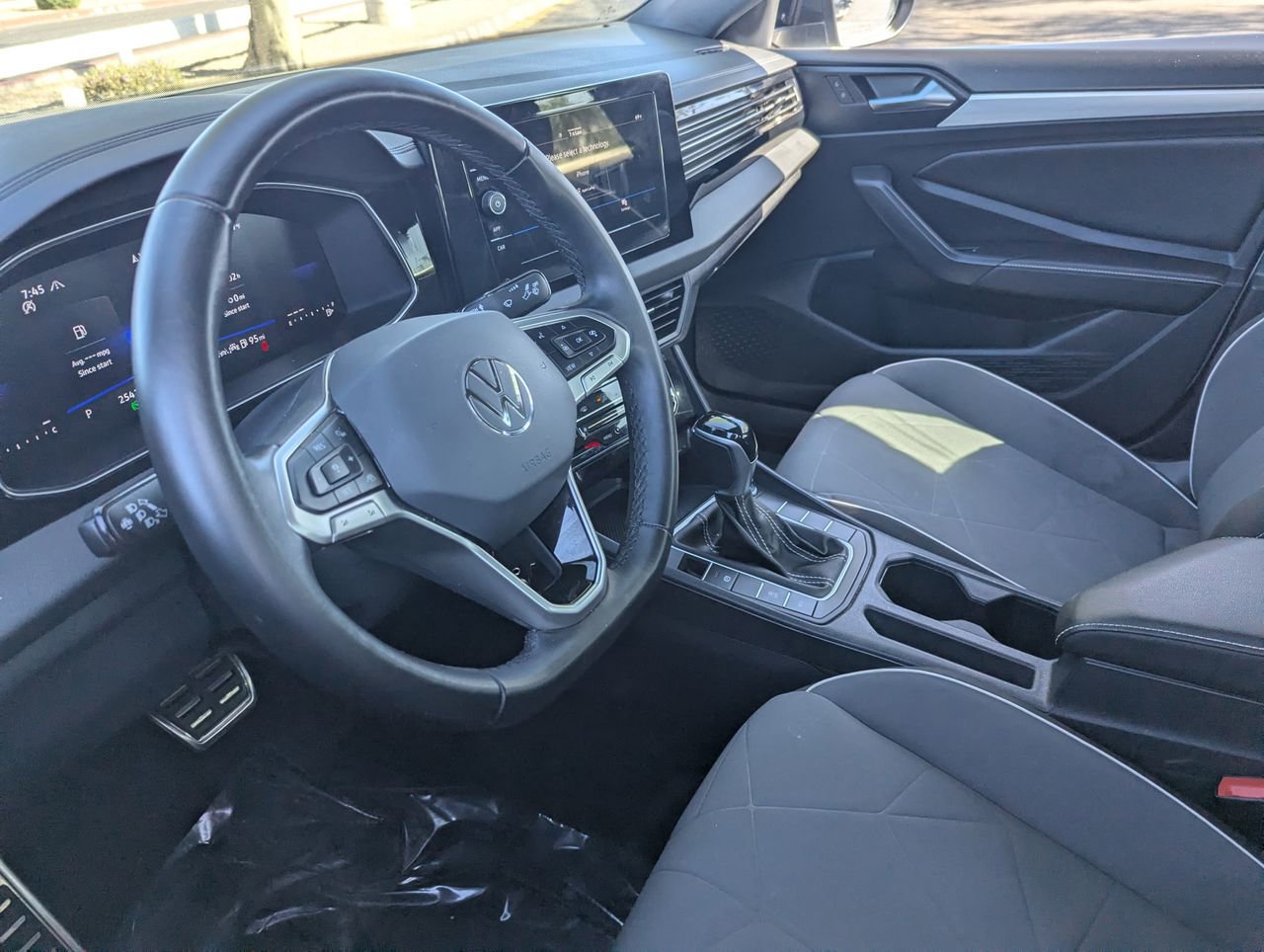 Used 2025 Volkswagen Jetta Sport FWD image 18