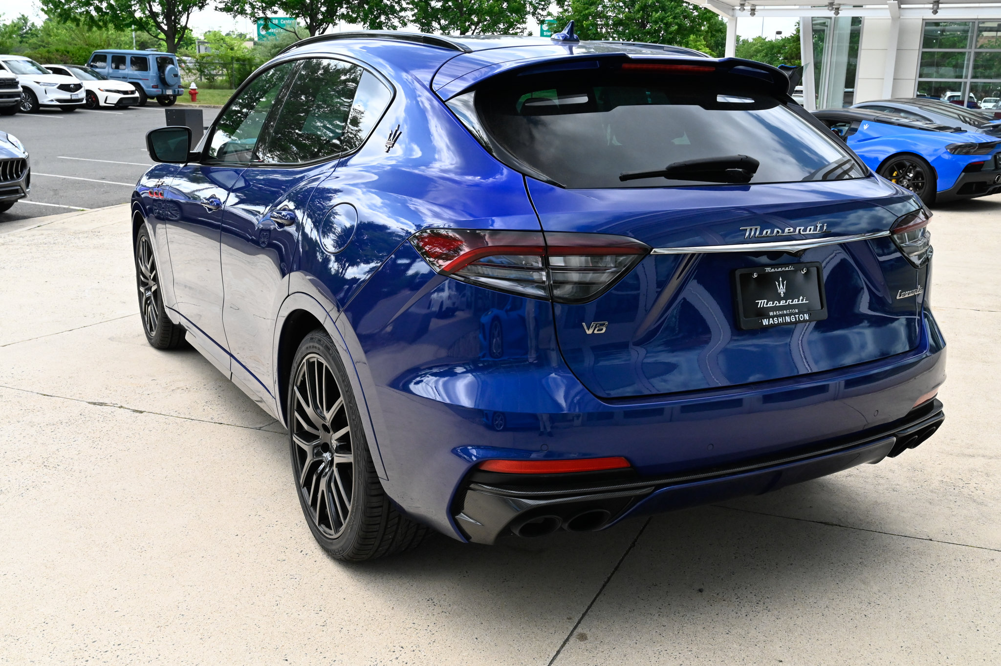 Used 2023 Maserati Levante Trofeo AWD/4WD image 7