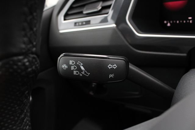 Certified 2023 Volkswagen Tiguan SE R-Line image 12