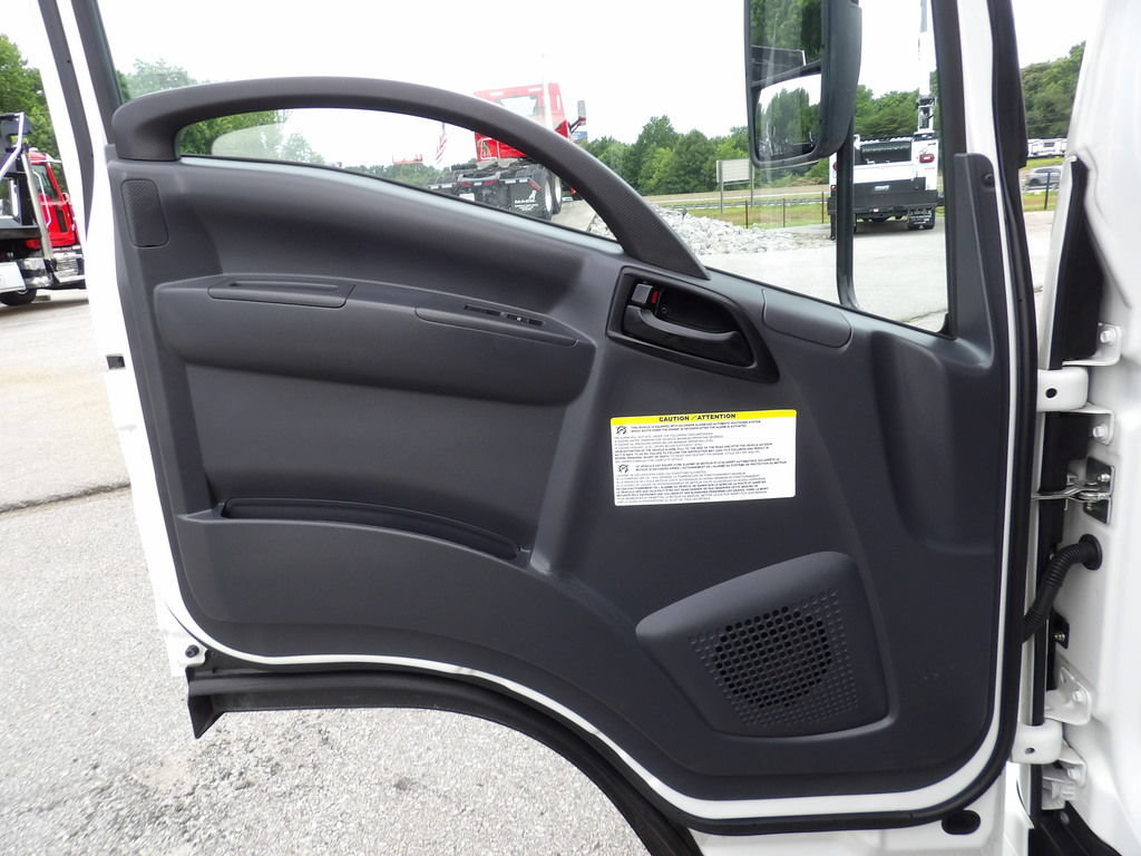 Used 2024 Chevrolet Low Cab Forward 5500HD RWD image 26