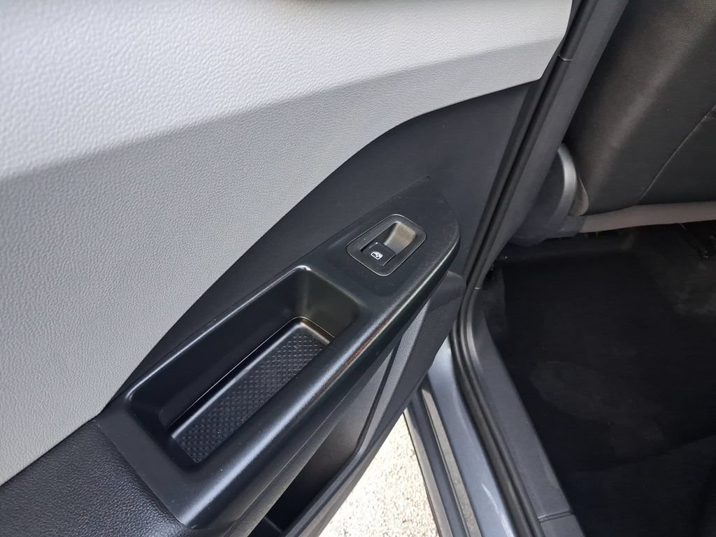Certified 2022 Volkswagen Taos SE FWD image 12