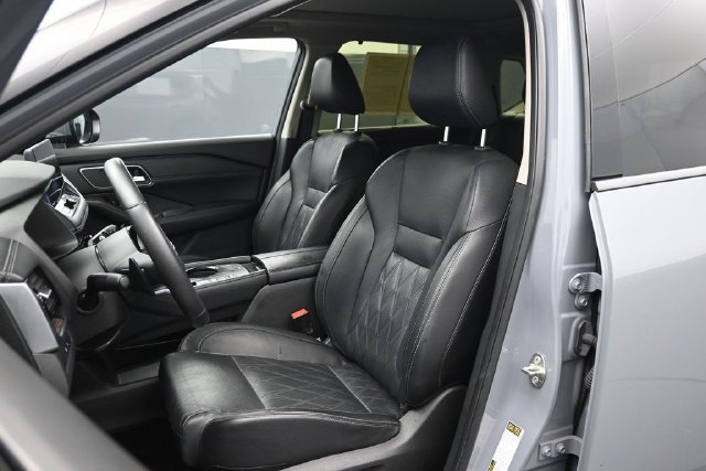Used 2024 Nissan Rogue Platinum FWD image 5
