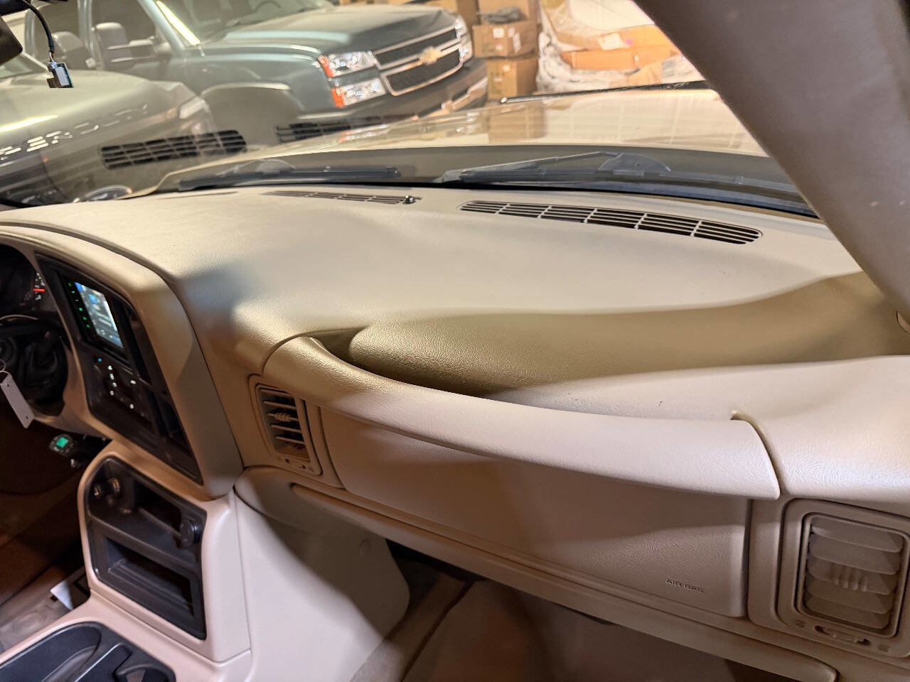 Used 2005 Chevrolet Silverado 2500 LT w/ Heavy-Duty Power Package image 56