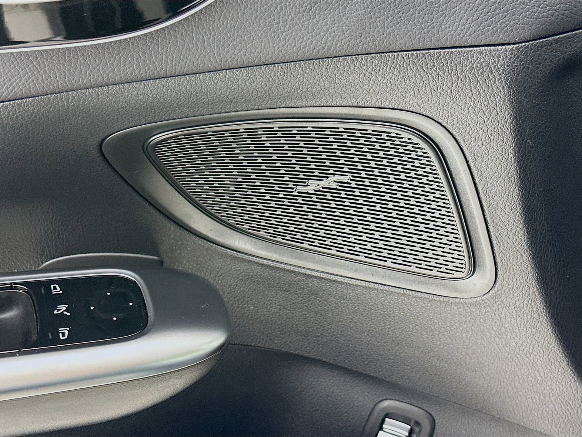 Certified 2025 Mercedes-Benz C 300 Sedan image 19