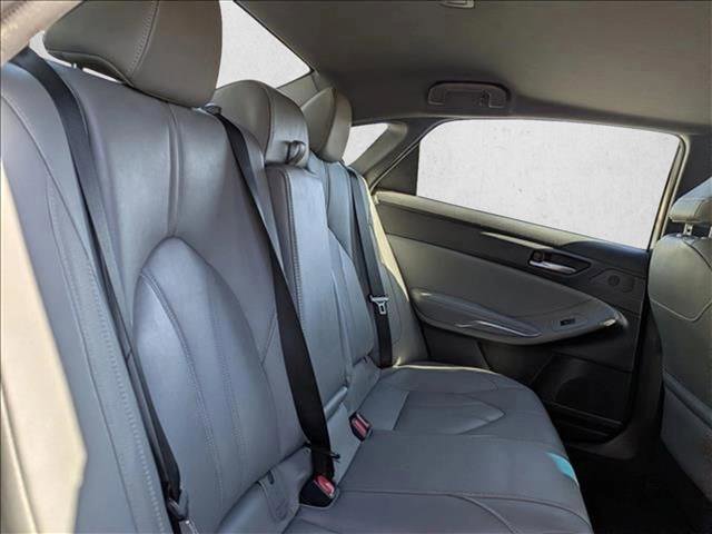 Used 2019 Toyota Avalon XLE w/ Moonroof Package image 28