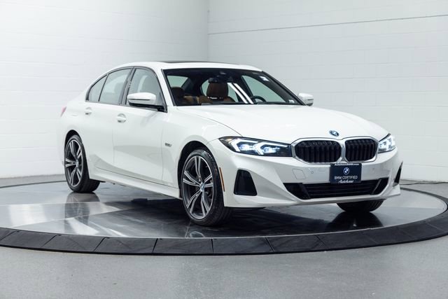 Used 2023 BMW 330e xDrive w/ Premium Package AWD/4WD image 4