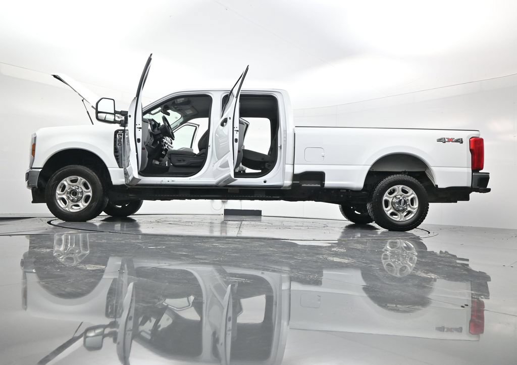 Used 2025 Ford F350 XLT AWD/4WD image 59