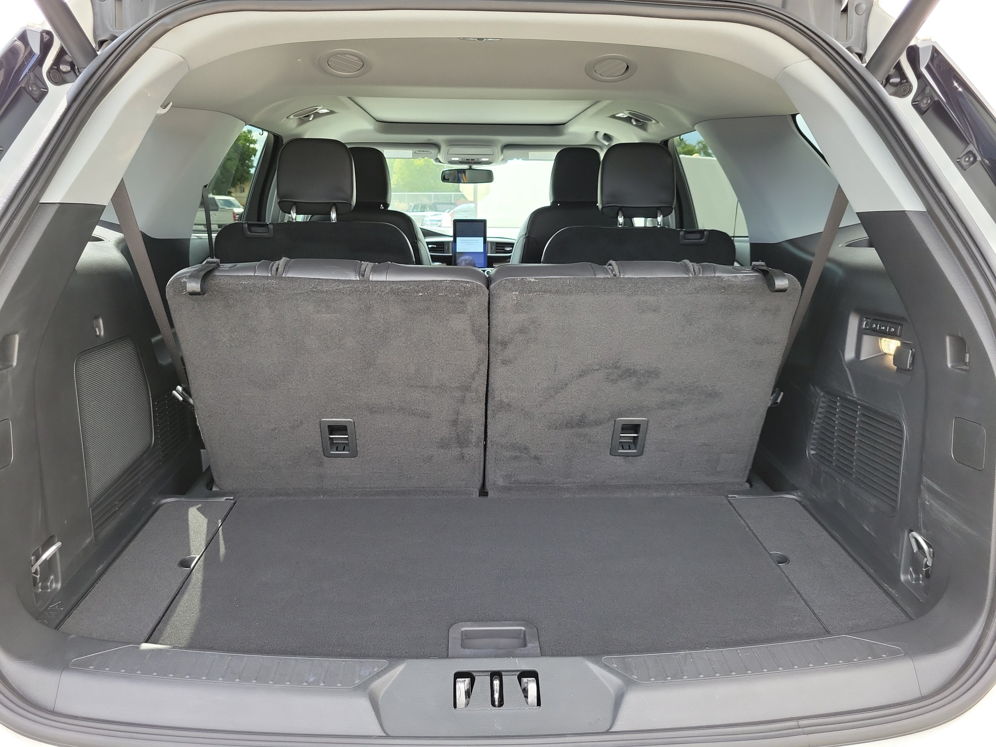 Certified 2023 Ford Explorer Limited w/ Limited Technology Package RWD image 16