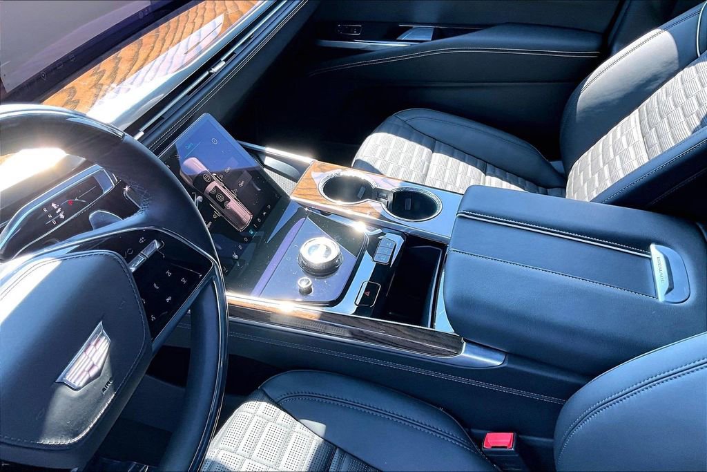 Certified 2025 Cadillac Escalade Sport Platinum AWD/4WD image 18