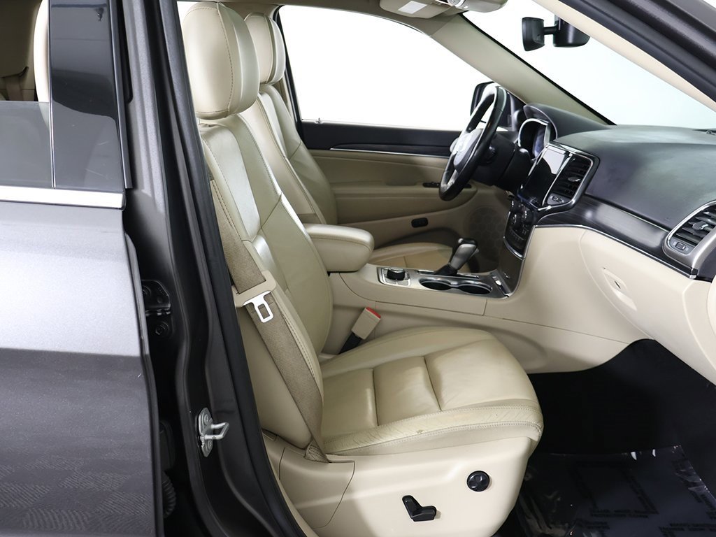 Used 2021 Jeep Grand Cherokee Limited image 31