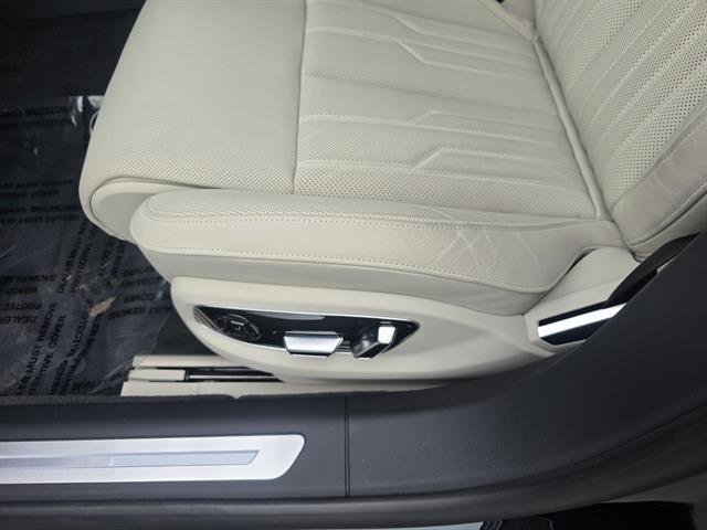 New 2025 Audi A8 L 3.0T image 28