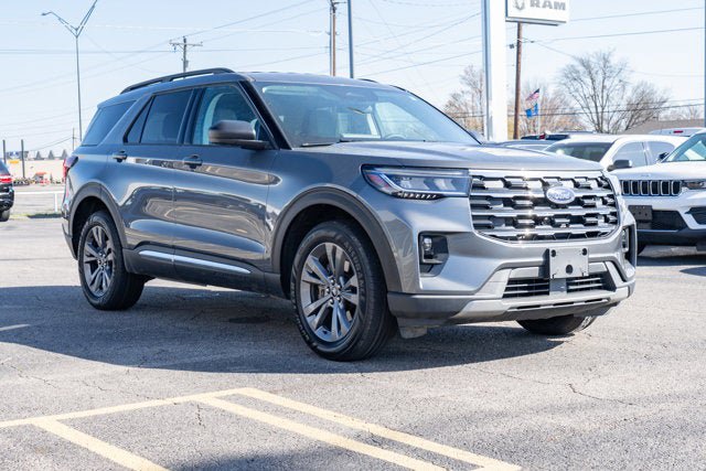 Used 2025 Ford Explorer Active w/ Active Comfort Package AWD/4WD image 7