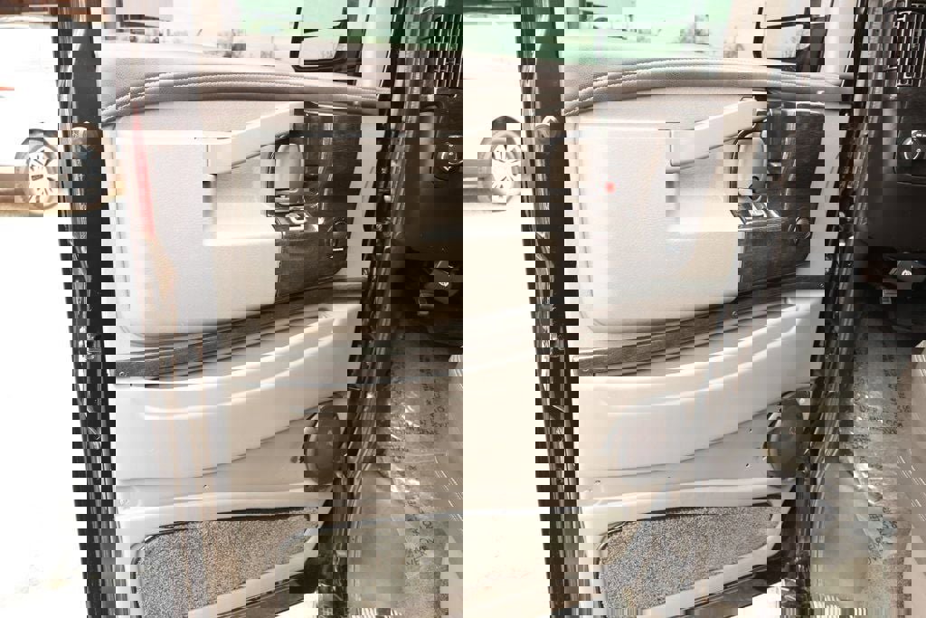 Used 2018 GMC Savana 2500 Extended w/ Enhanced Convenience Package image 10