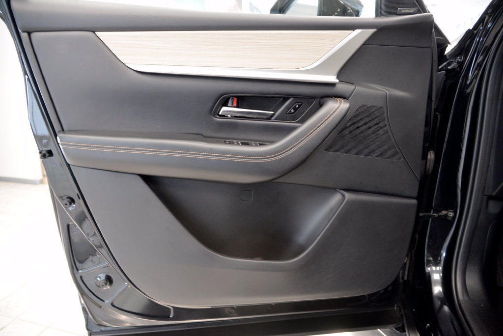 Certified 2024 MAZDA CX-90 Plug-In Hybrid w/ Premium Pkg AWD/4WD image 14