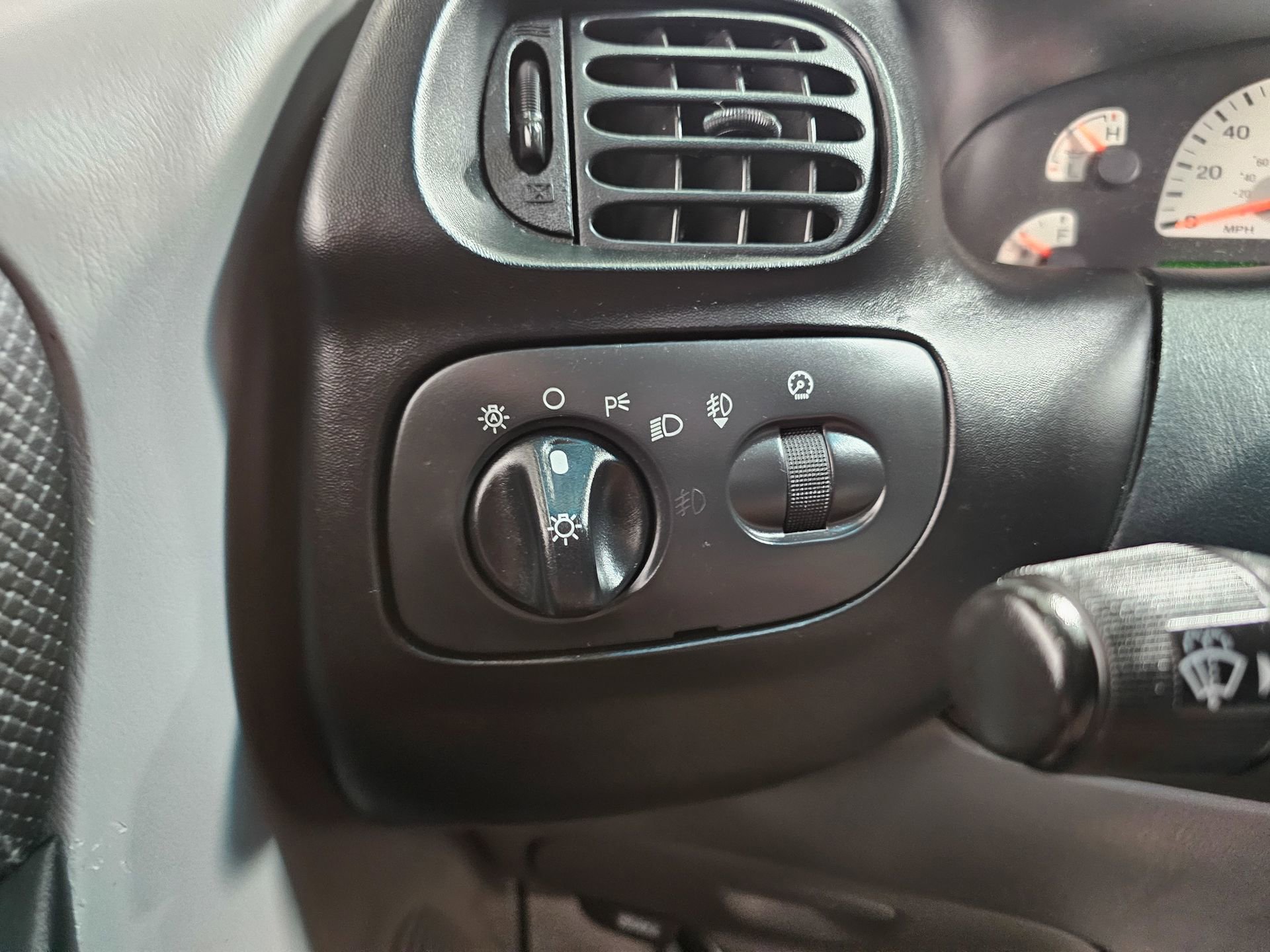 Used 2000 Ford F150 Lightning RWD image 47