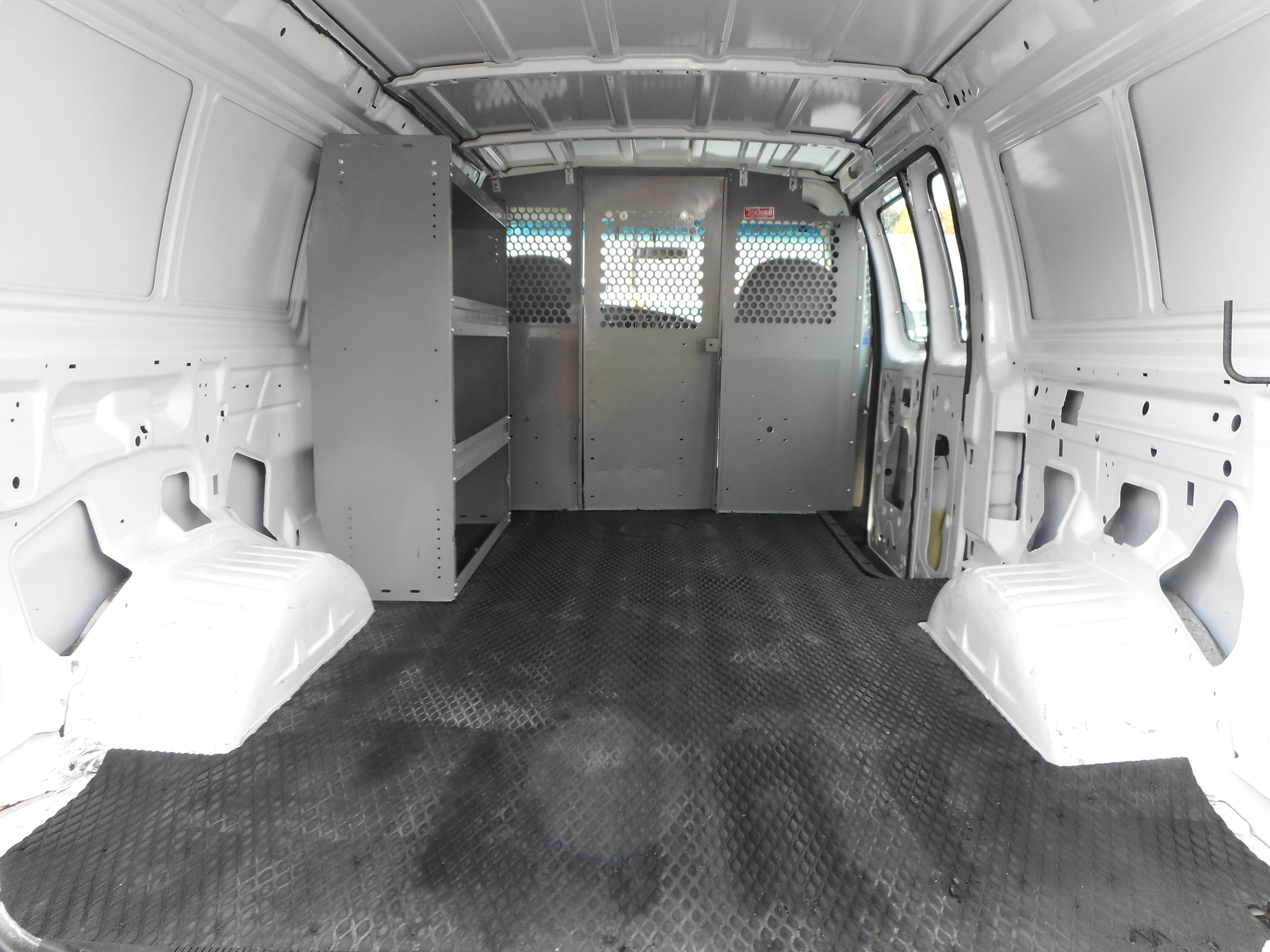 Used 1998 Ford E-150 and Econoline 150 image 16