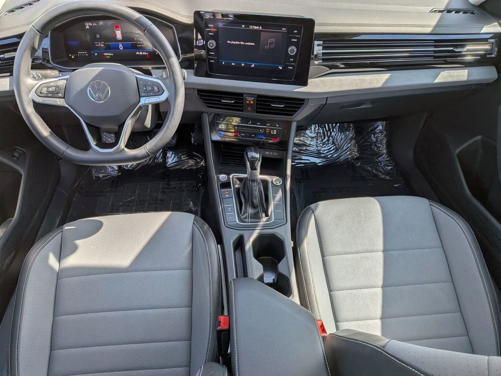 Used 2025 Volkswagen Jetta SE image 27