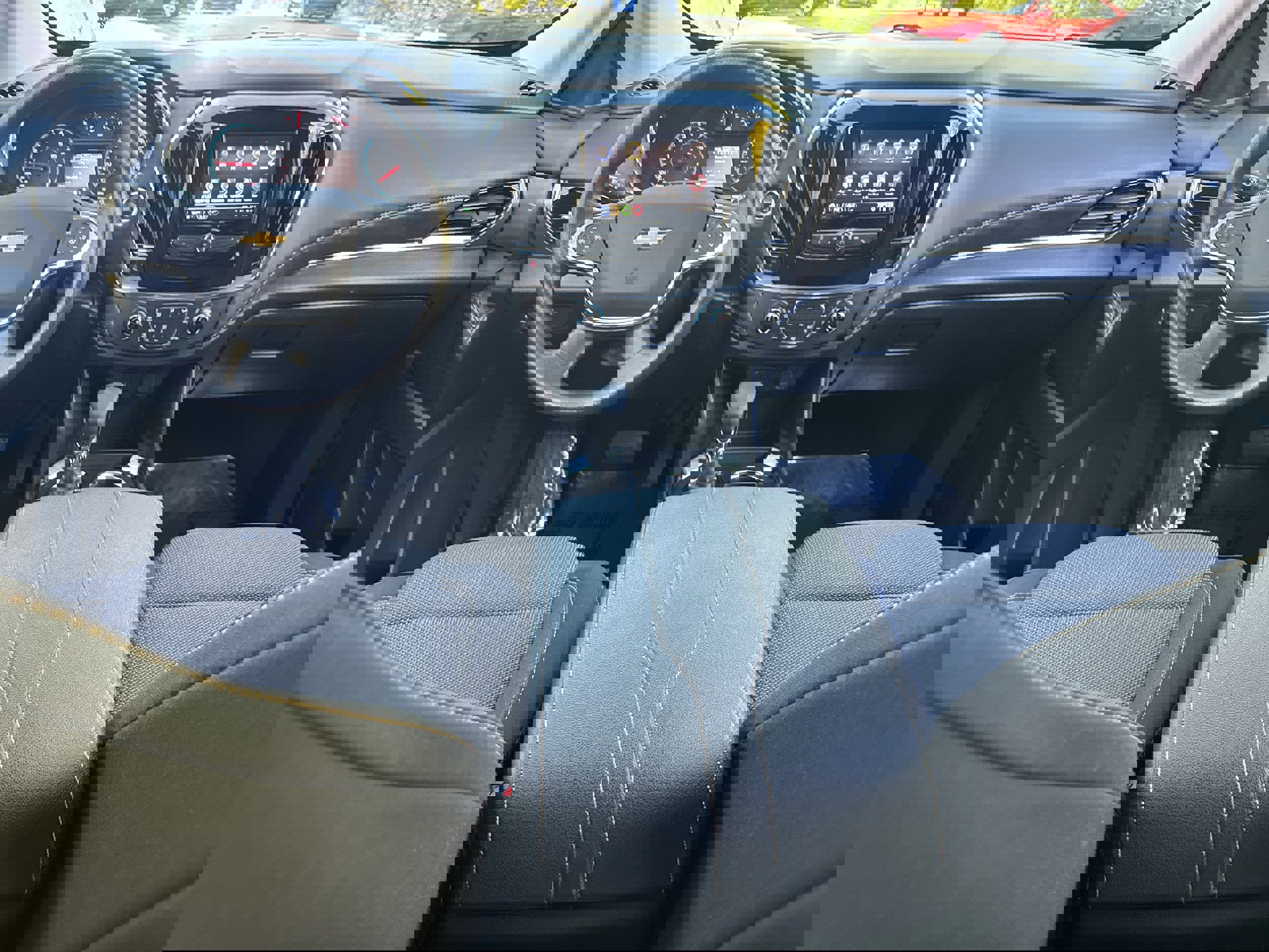 Used 2021 Chevrolet Traverse LS image 13