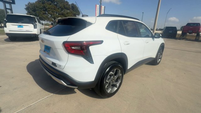 Certified 2026 Chevrolet Trax LT FWD image 8