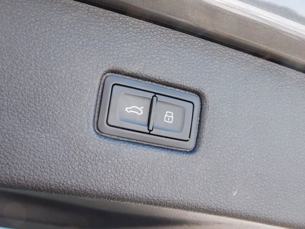 Used 2021 Audi Q7 3.0T Premium Plus w/ Premium Plus Package image 12