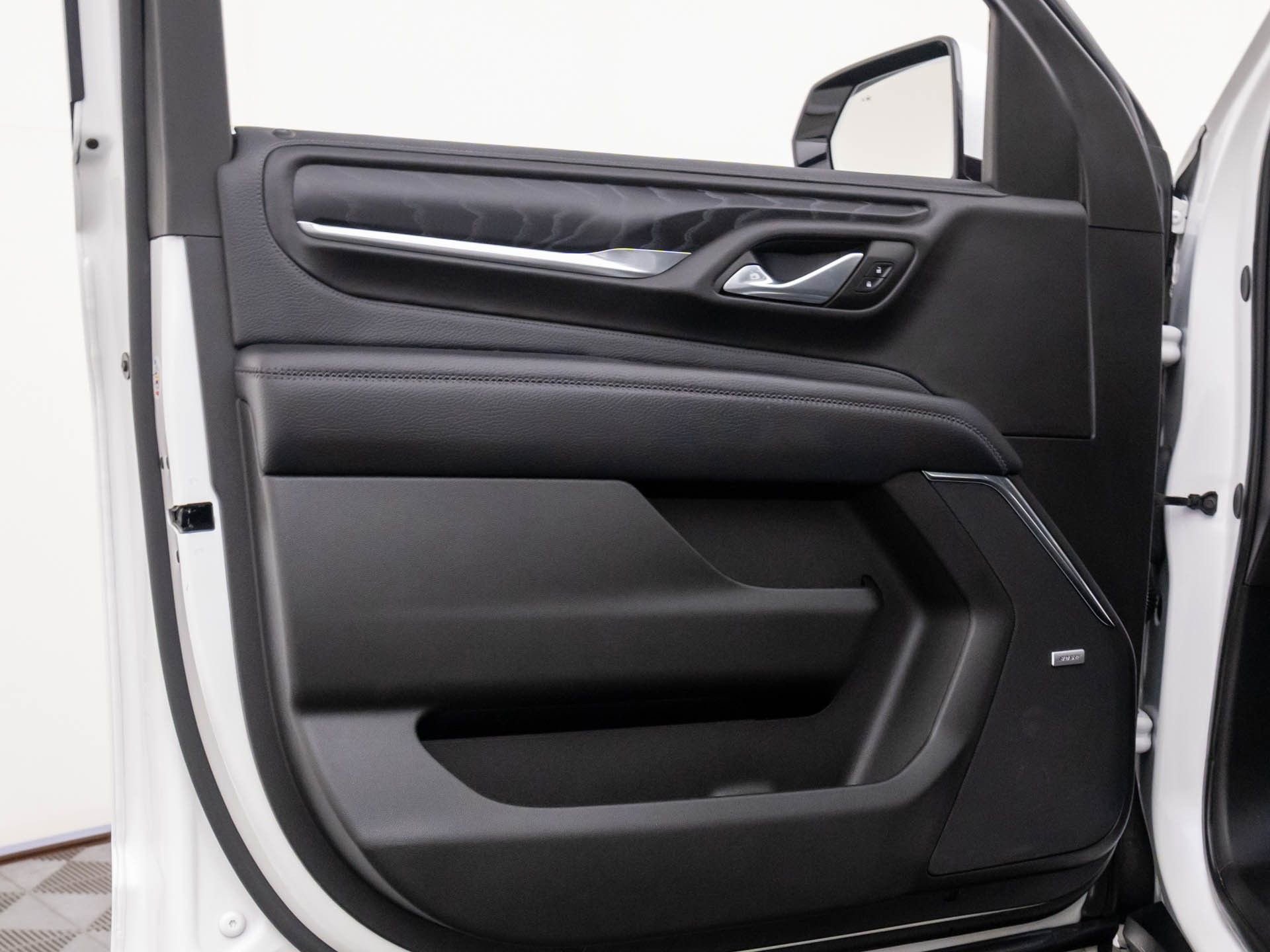 Used 2023 GMC Yukon Denali w/ Denali Reserve Package image 13