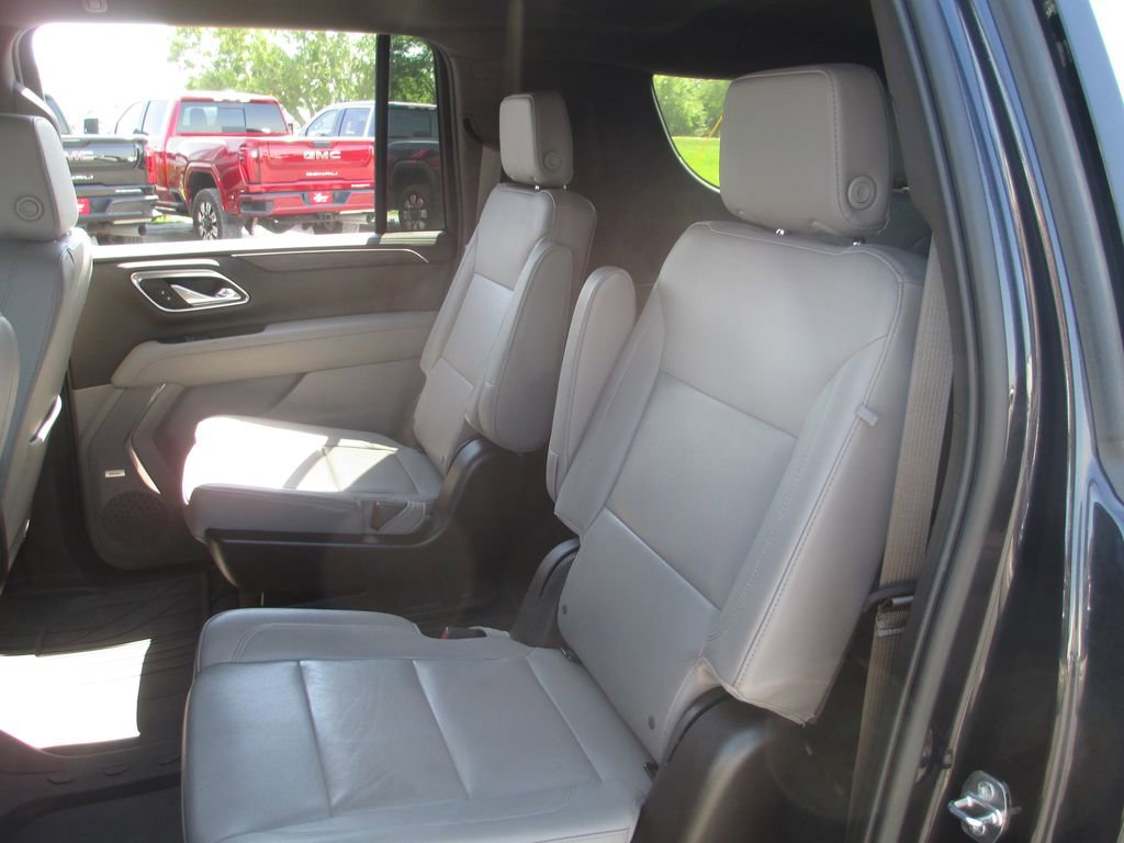 Used 2023 Chevrolet Suburban LT AWD/4WD image 20