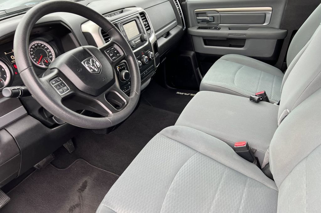 Used 2018 RAM 1500 Classic SLT image 9