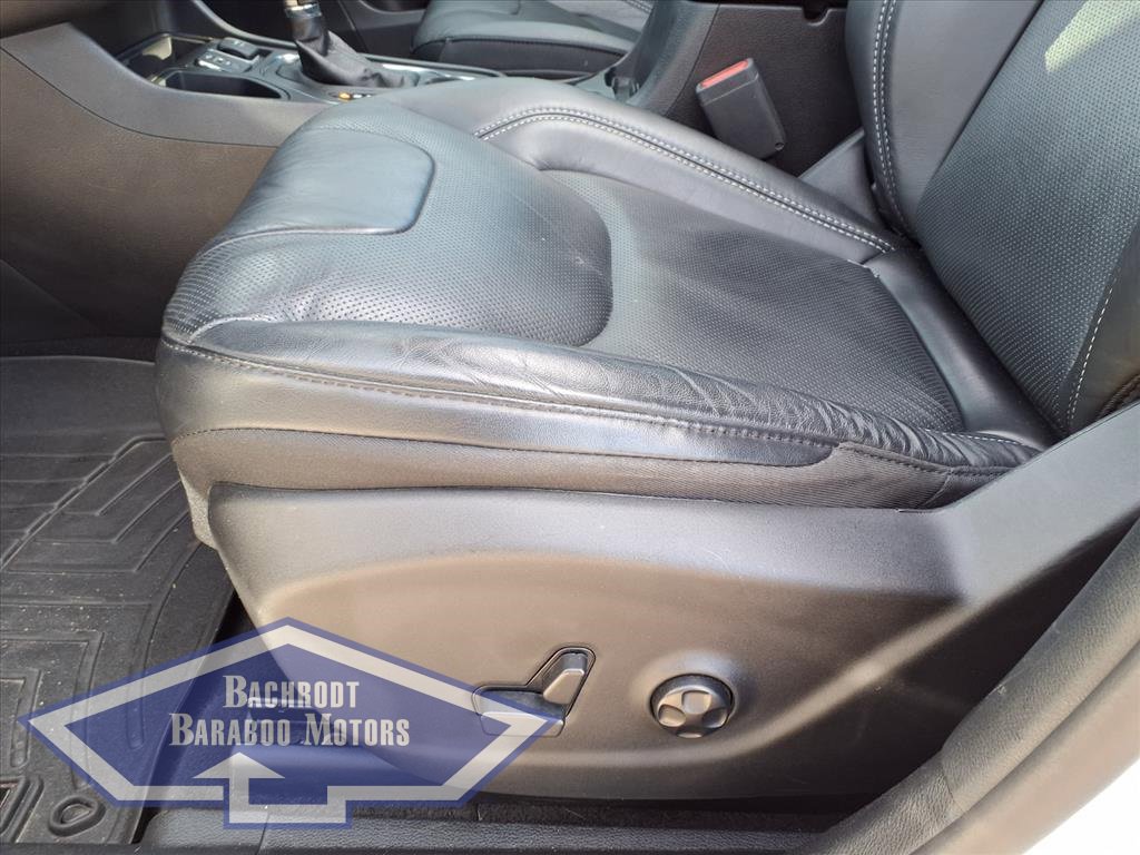 Used 2021 Jeep Cherokee Latitude Lux 80th Anniv w/ Quick Order Package 26U 80TH image 13