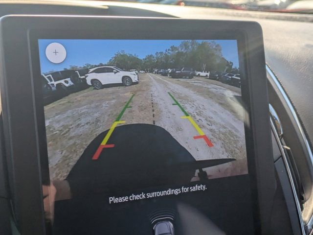 Used 2024 Ford Edge Titanium image 18