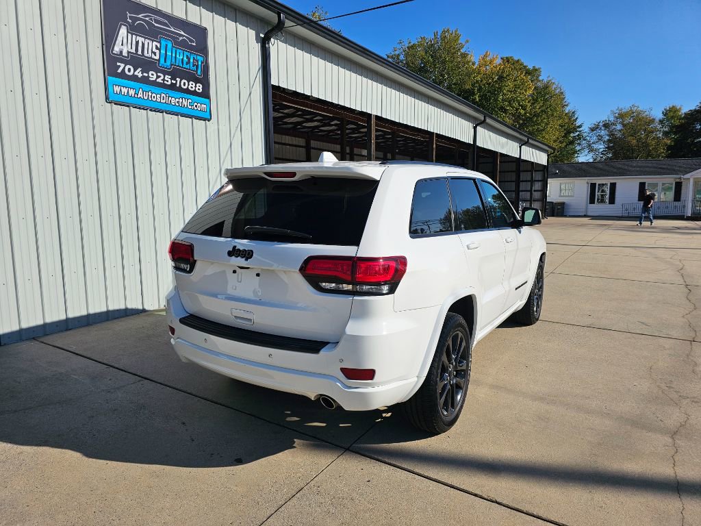 Used 2020 Jeep Grand Cherokee Altitude image 13