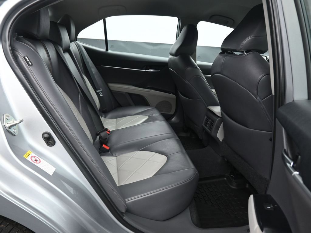 Used 2019 Toyota Camry XLE FWD image 36