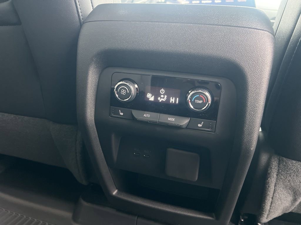 New 2026 Chevrolet Traverse High Country w/ LPO, Floor Liner Package image 36