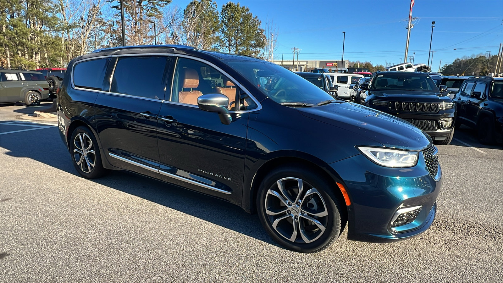 Certified 2024 Chrysler Pacifica Pinnacle image 5