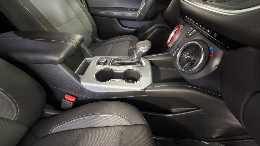 Used 2023 Chevrolet Blazer LT FWD image 33