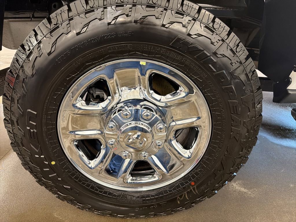Used 2024 RAM 2500 Tradesman w/ Chrome Appearance Group image 23