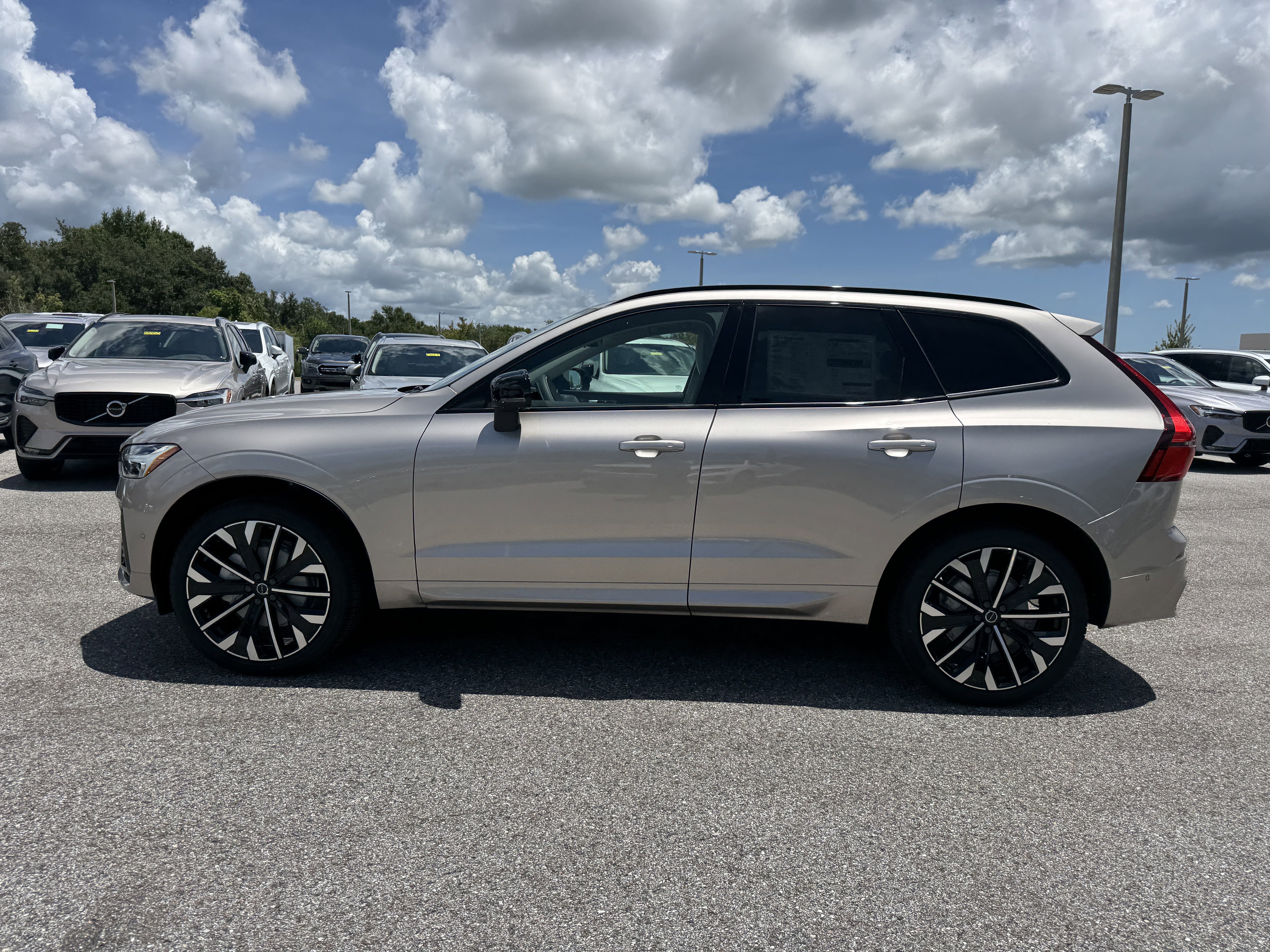 New 2026 Volvo XC60 B5 Ultra w/ Protection Package image 6