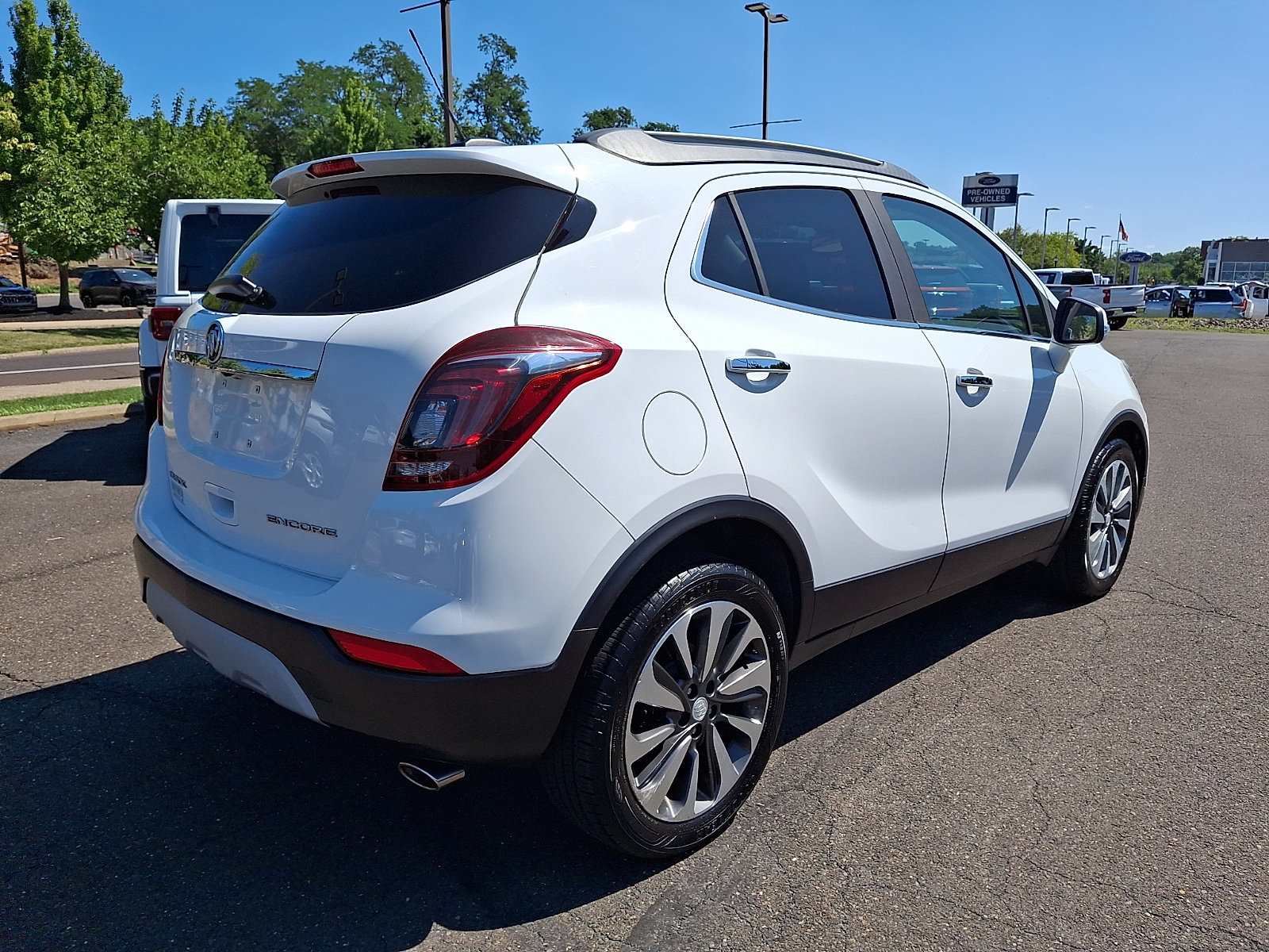 Used 2017 Buick Encore Essence FWD image 6