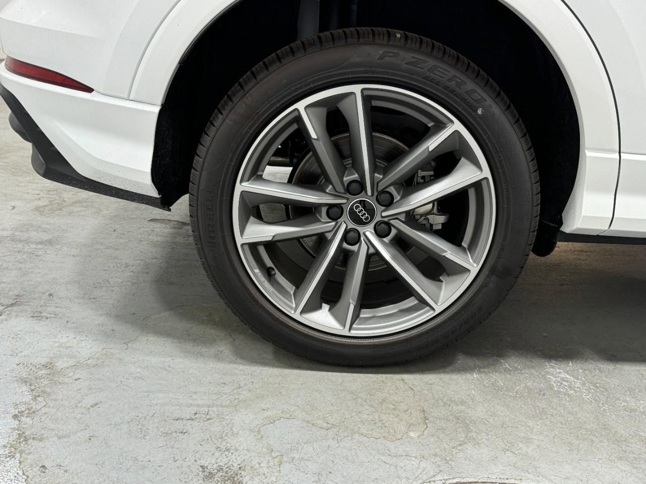 New 2025 Audi Q3 2.0T Premium image 9