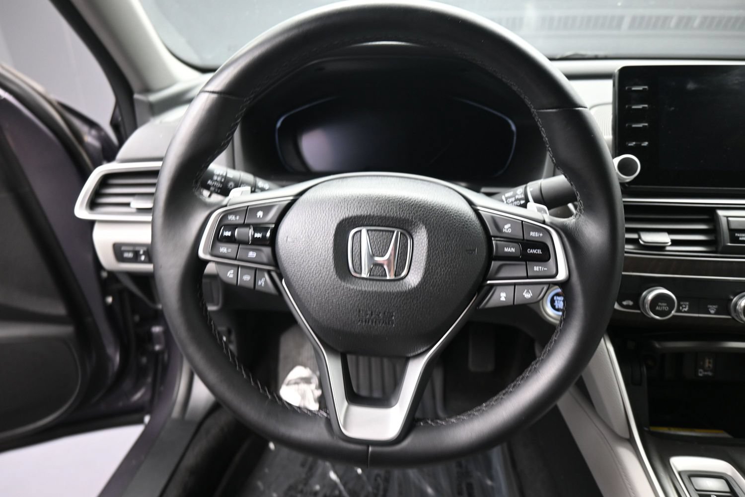 Used 2018 Honda Accord Touring image 14
