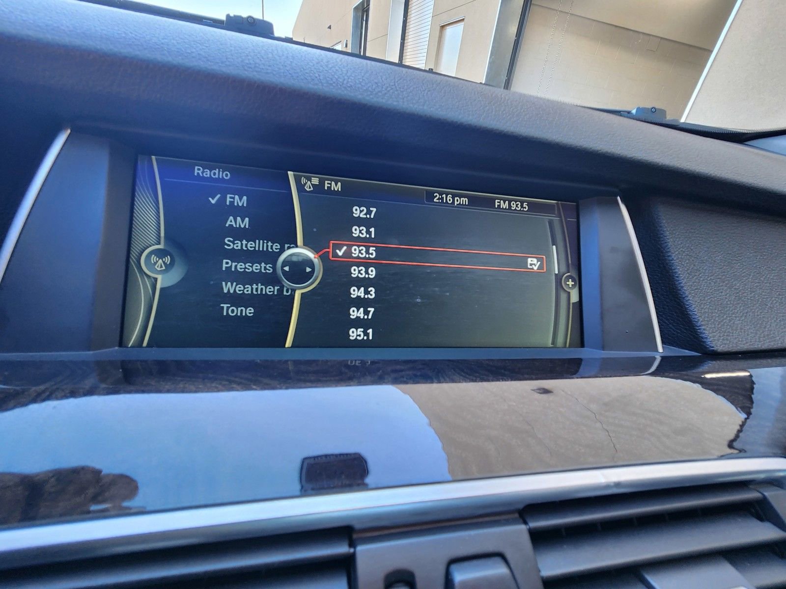 Used 2011 BMW 550i Gran Turismo image 41