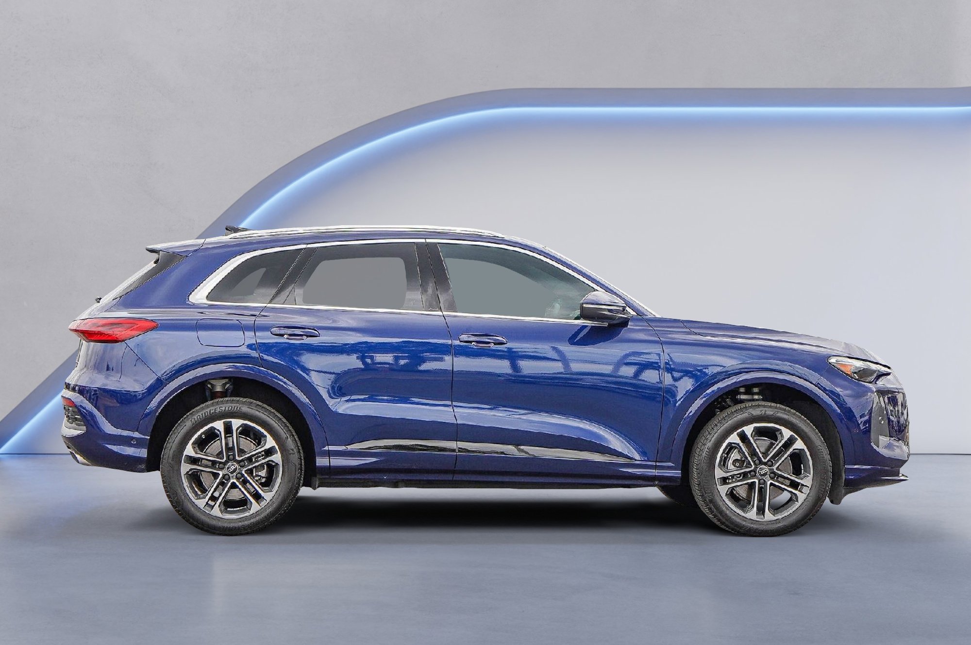 Certified 2025 Audi Q5 Premium w/ Convenience Package AWD/4WD image 4