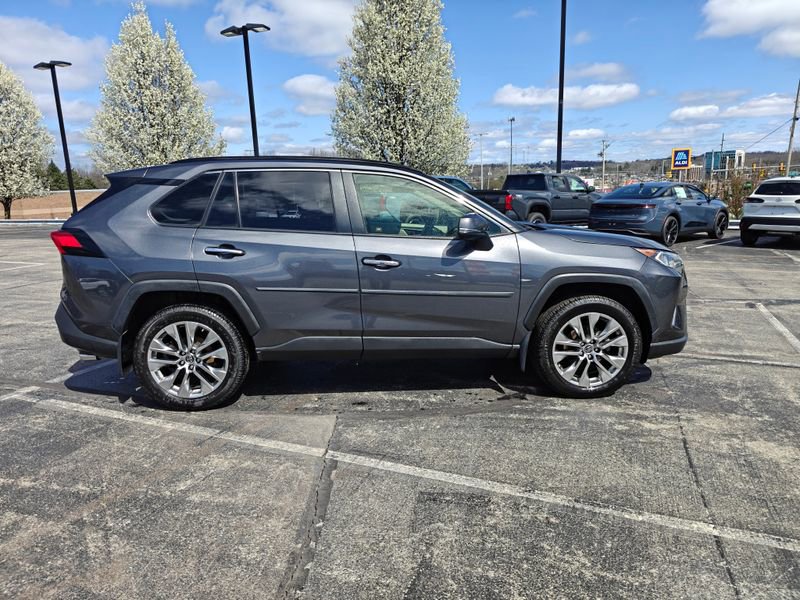 Used 2019 Toyota RAV4 Limited w/ Advanced Technology Package image 4